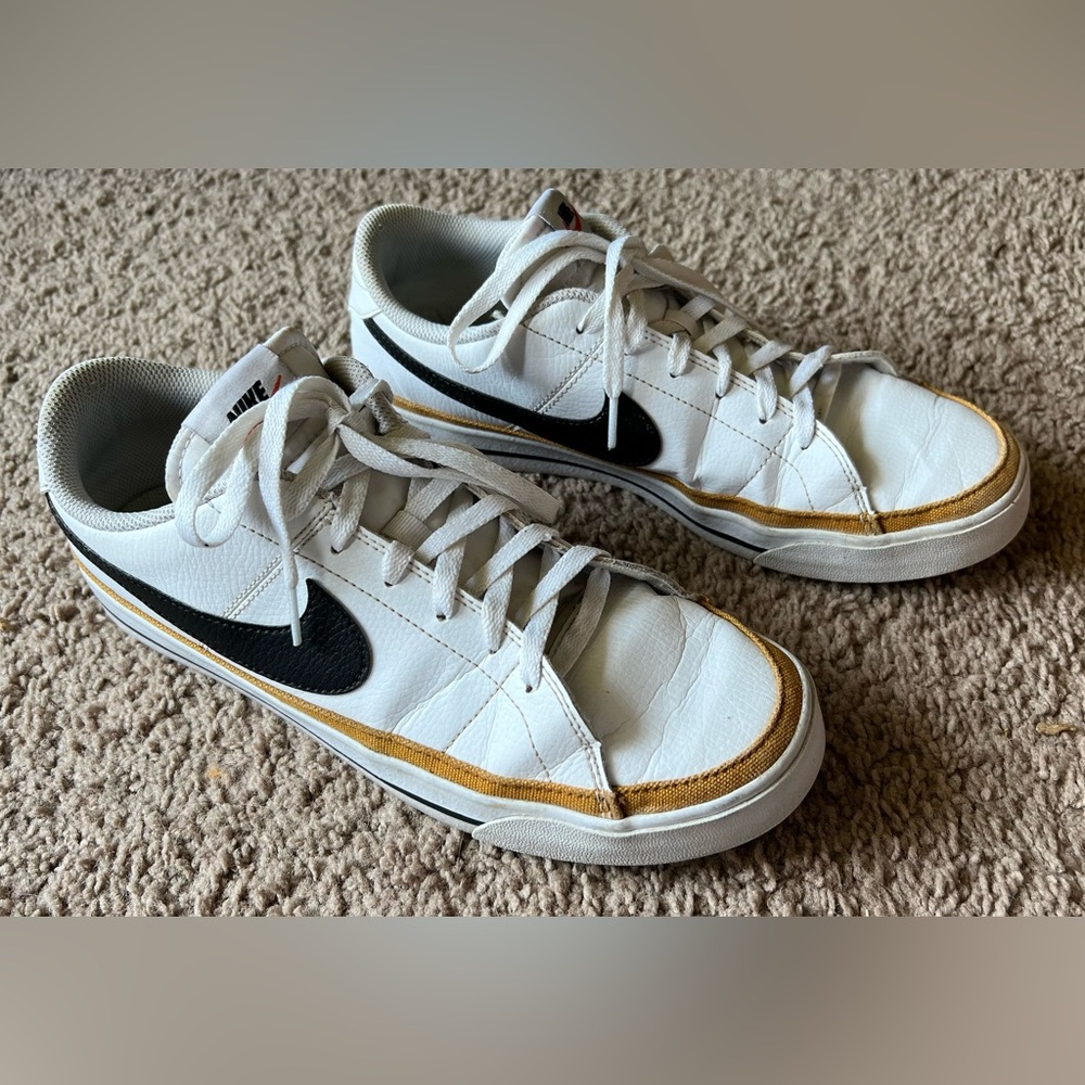 Nike Court Legacy